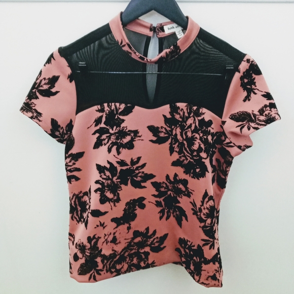 Beautiful Lady Top - Picture 1 of 4